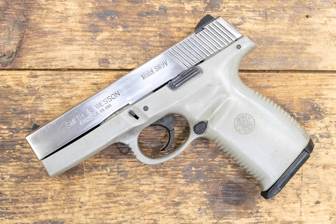 SMITH AND WESSON SW9V 9mm 16-Round Trade-in Pistol